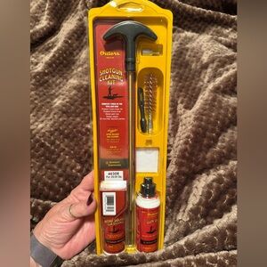 Shotgun Cleaning Kit - Black and Red